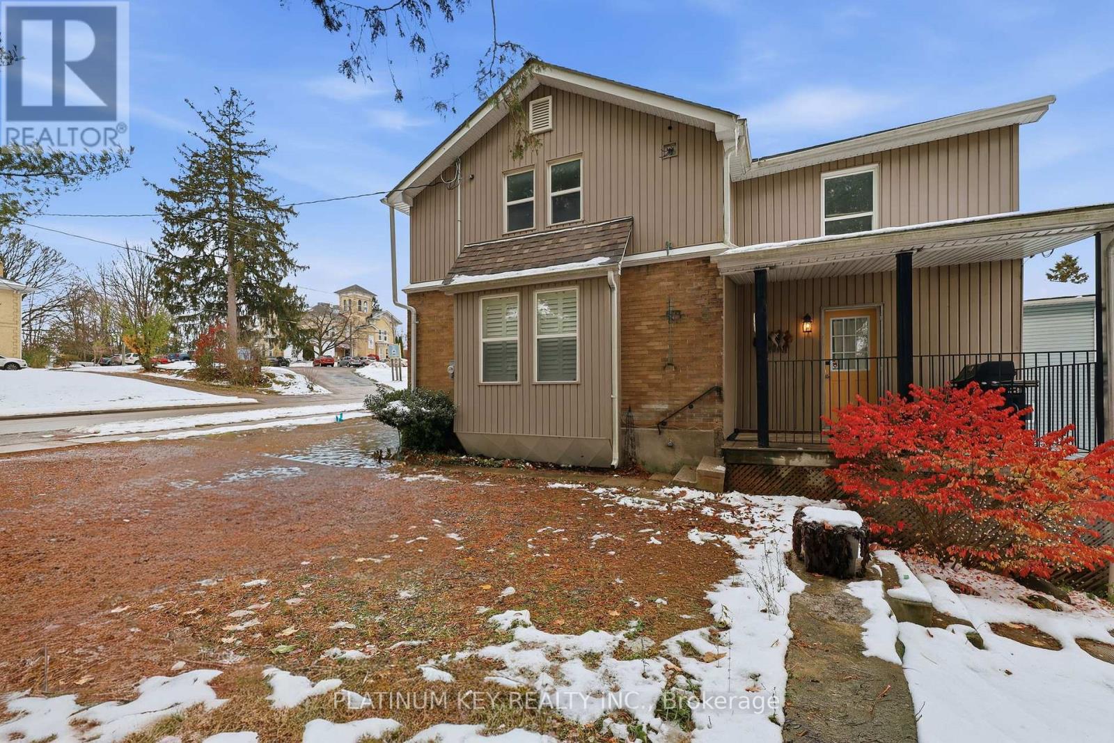 202 Thames Street N, Ingersoll, Ontario  N5C 3E4 - Photo 3 - X12542320