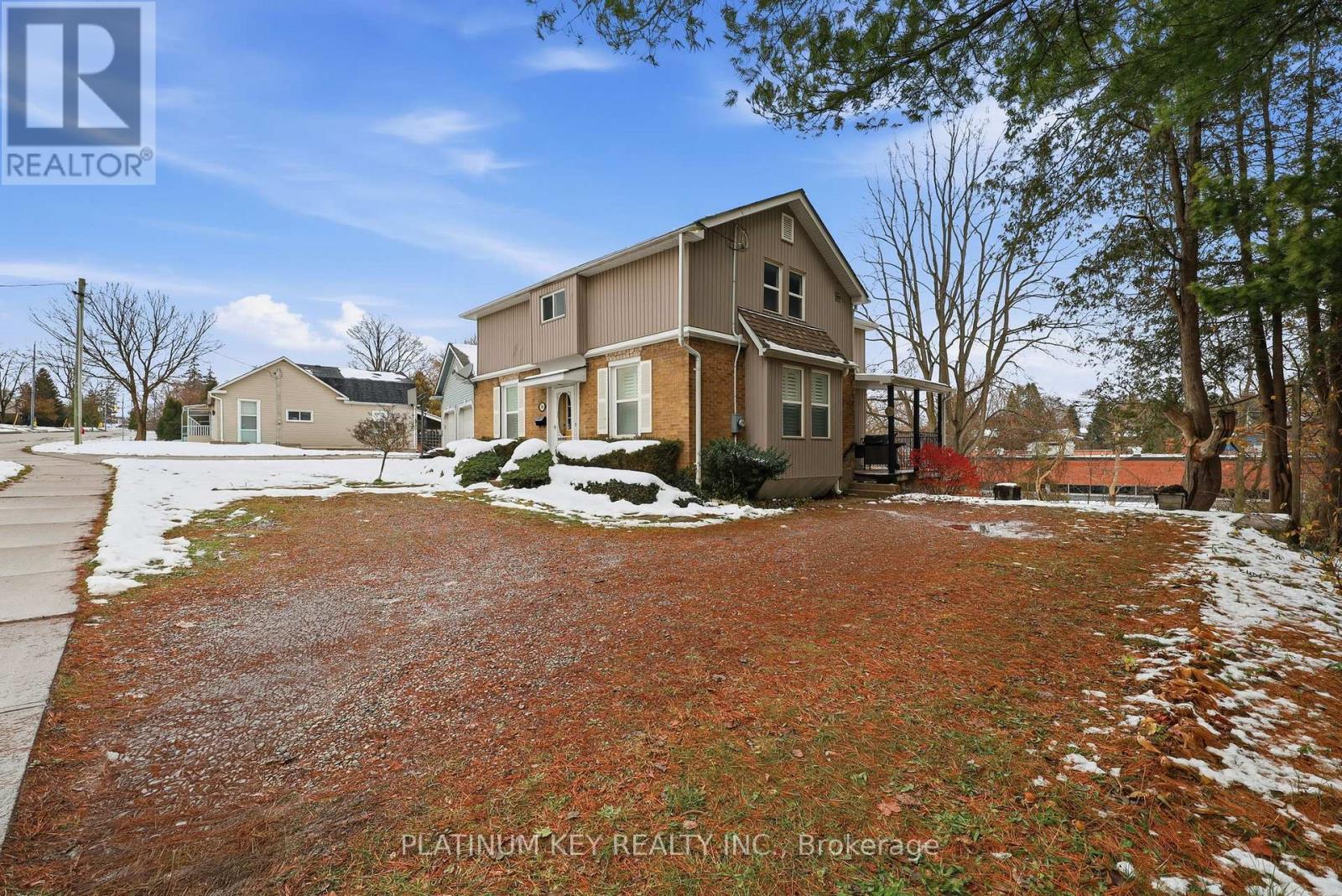 202 Thames Street N, Ingersoll, Ontario  N5C 3E4 - Photo 4 - X12542320