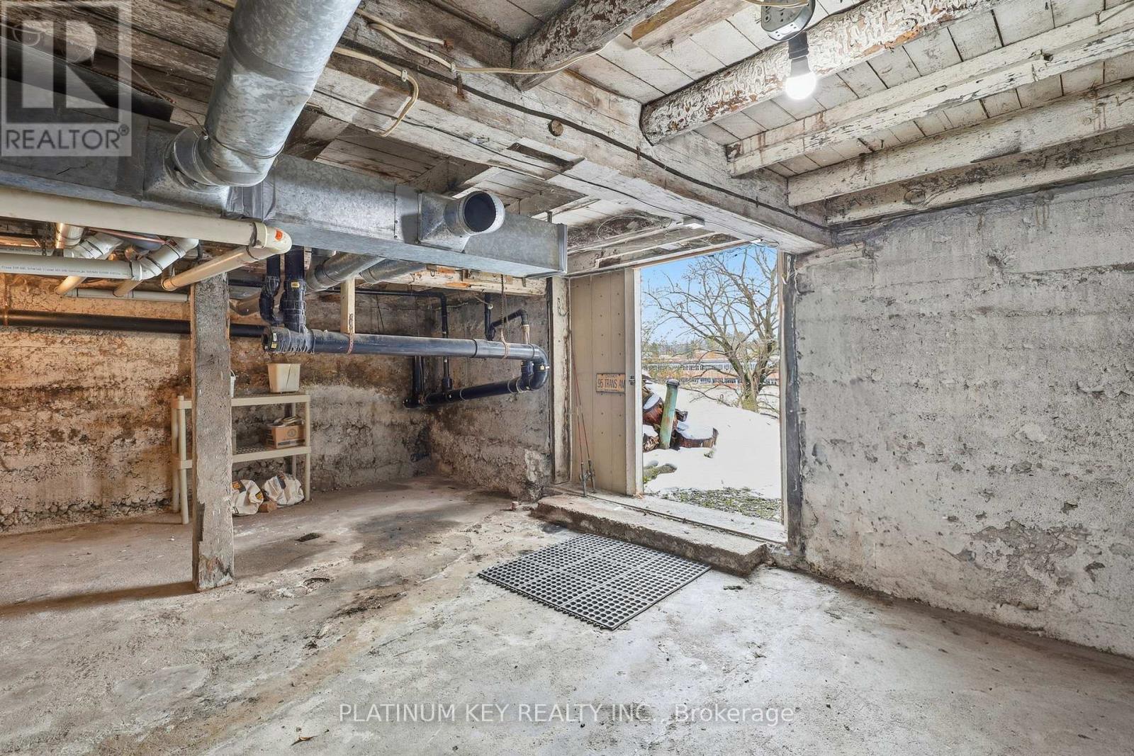 202 Thames Street N, Ingersoll, Ontario  N5C 3E4 - Photo 39 - X12542320