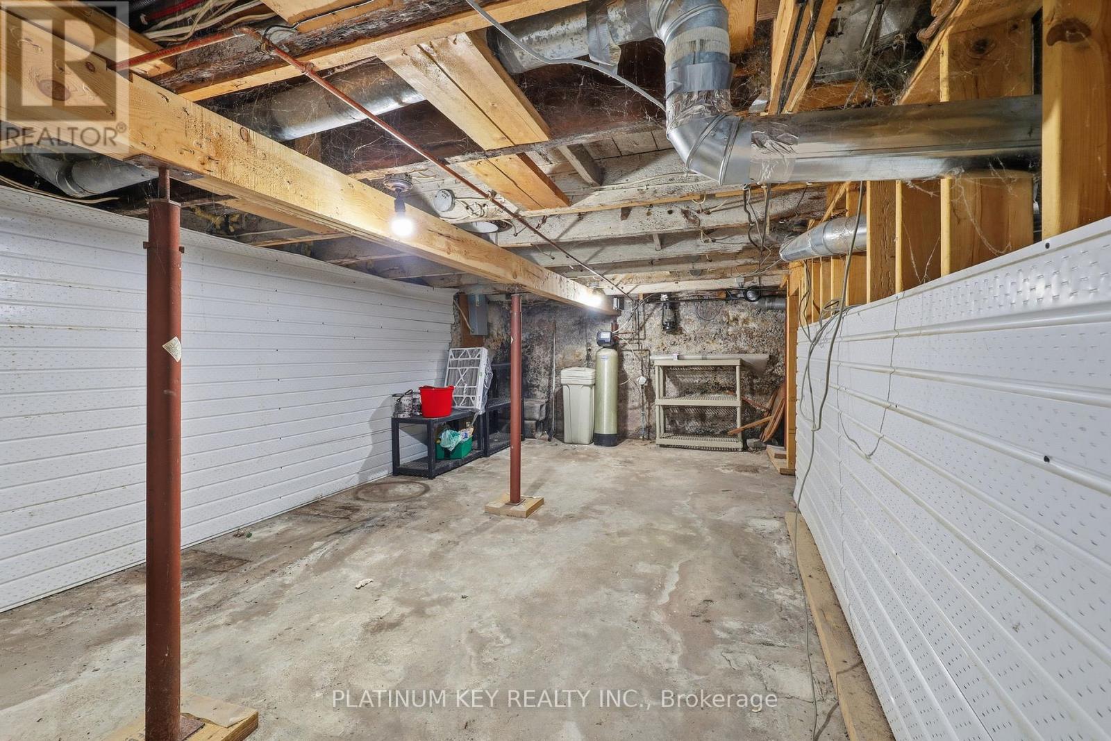 202 Thames Street N, Ingersoll, Ontario  N5C 3E4 - Photo 41 - X12542320