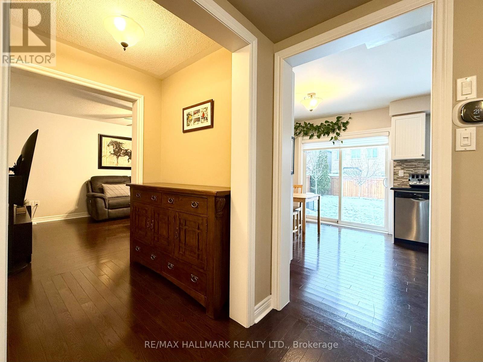 242 Karl Rose Trail, Newmarket, Ontario  L3X 3J2 - Photo 11 - N12542264