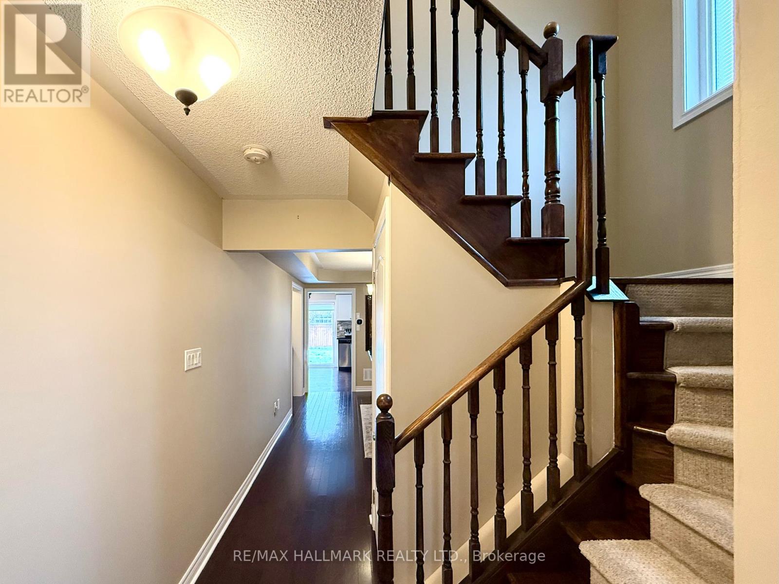 242 Karl Rose Trail, Newmarket, Ontario  L3X 3J2 - Photo 8 - N12542264