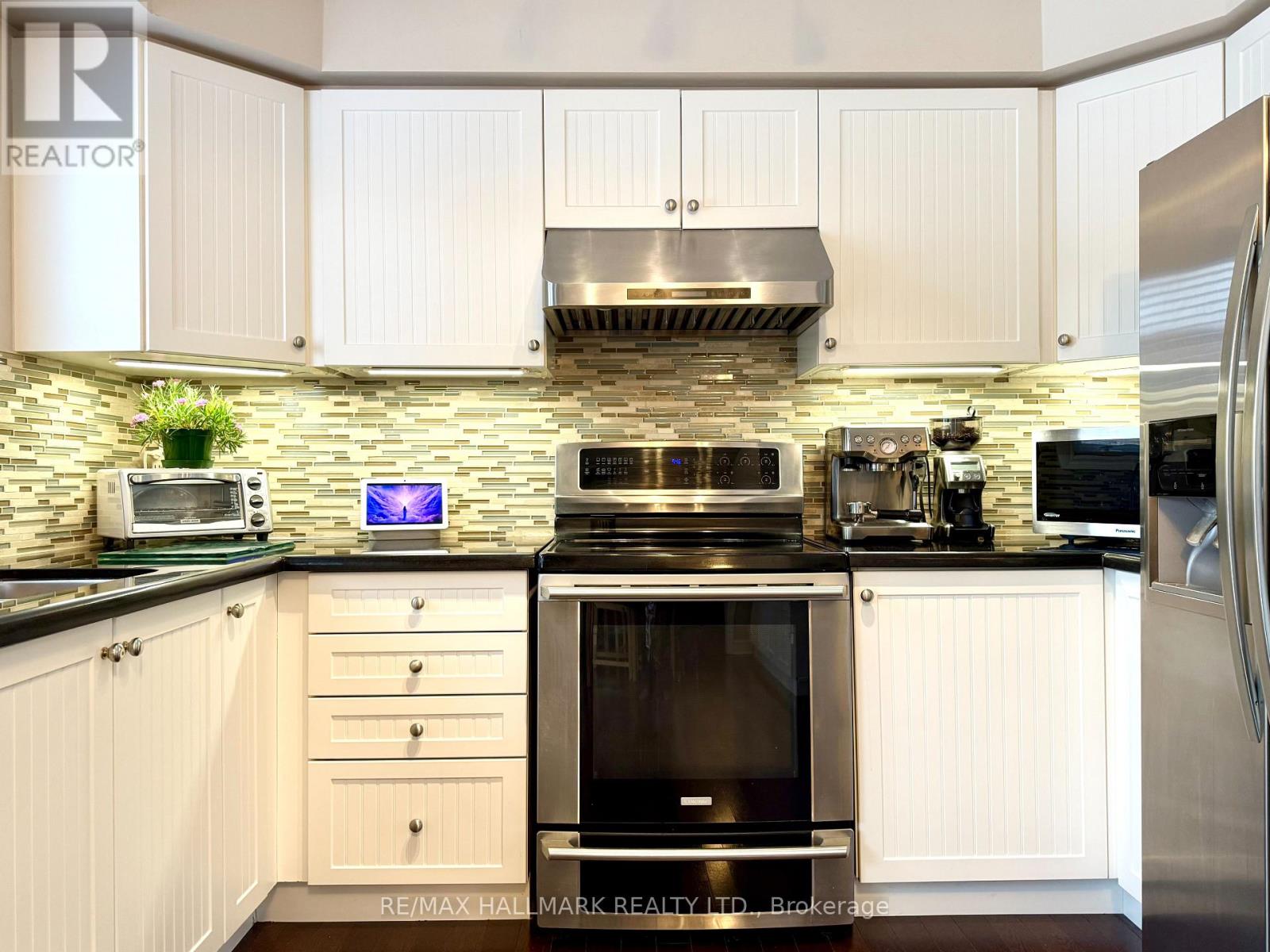 242 Karl Rose Trail, Newmarket, Ontario  L3X 3J2 - Photo 15 - N12542264