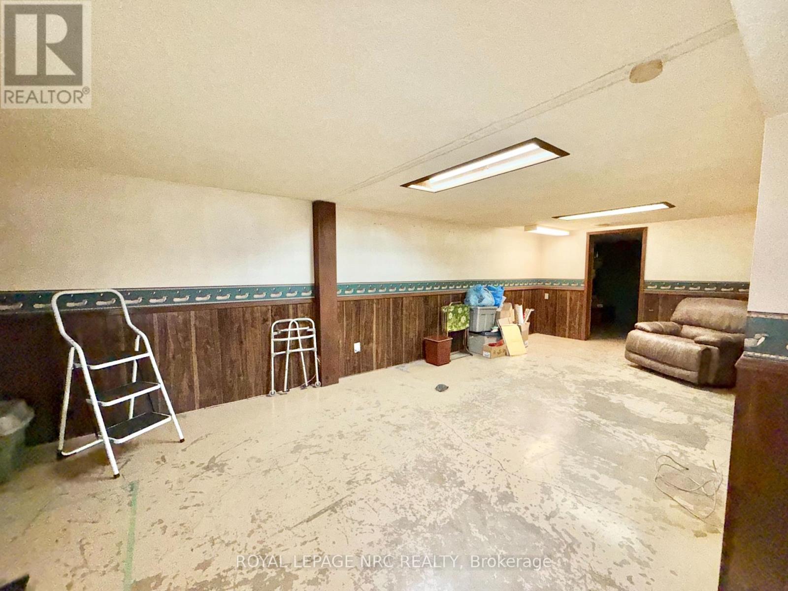 2 Pioneer Village Crescent, Thorold, Ontario  L2V 4J8 - Photo 22 - X12538736