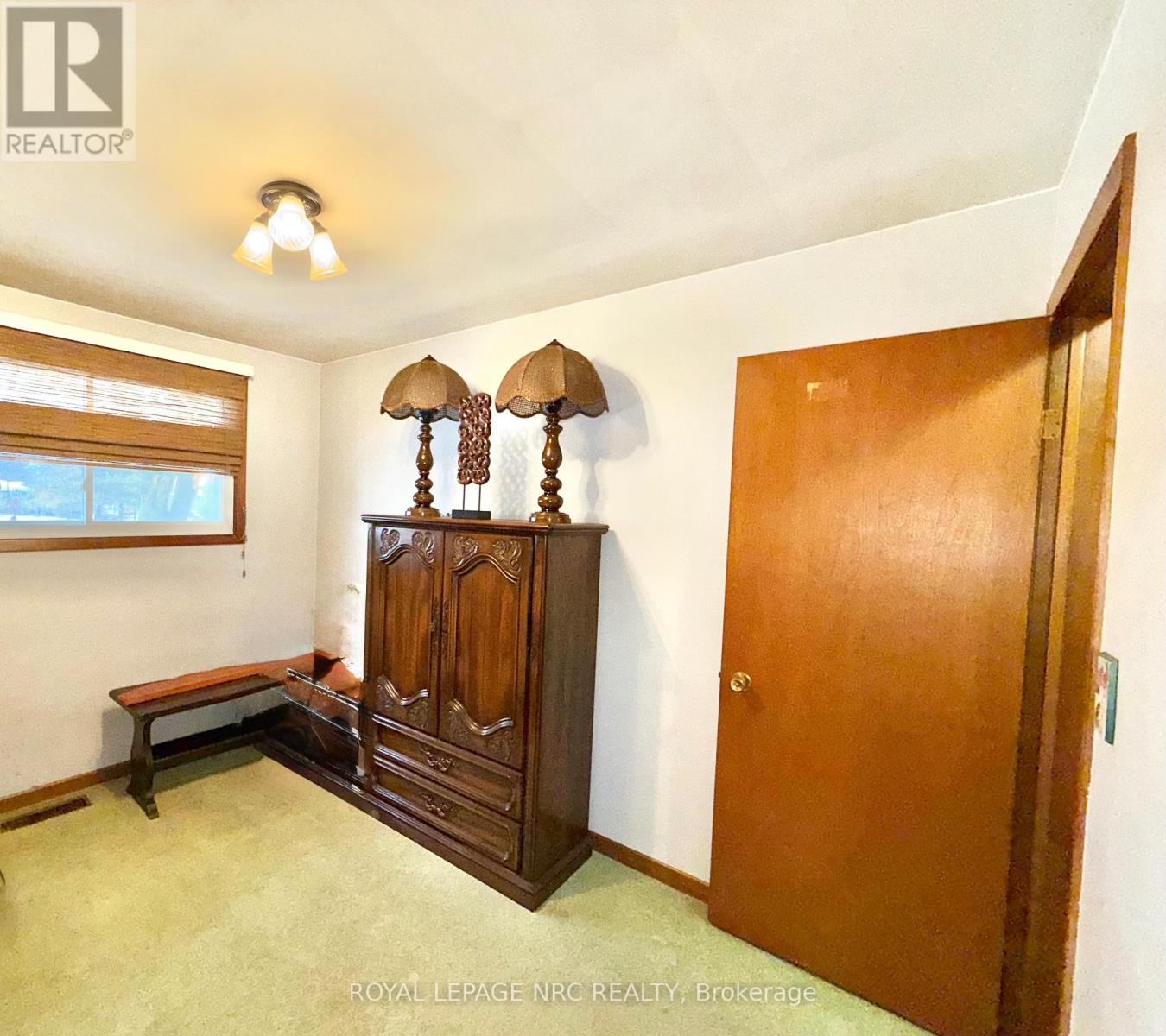 2 Pioneer Village Crescent, Thorold, Ontario  L2V 4J8 - Photo 16 - X12538736