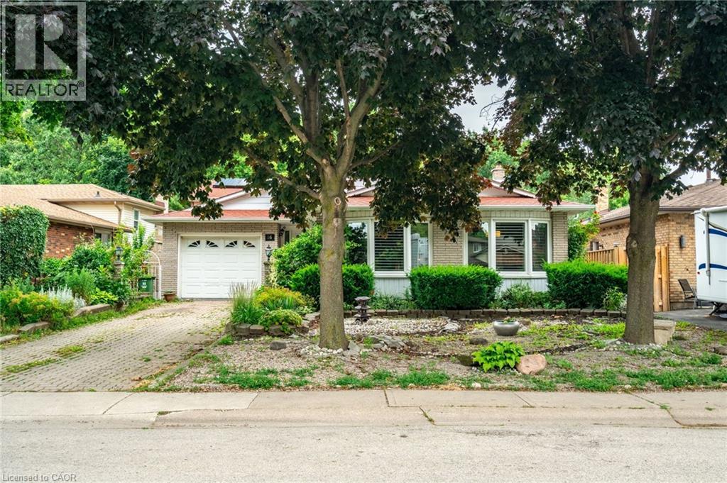 16 Flamingo Drive, Hamilton, Ontario  L9A 4X7 - Photo 2 - 40787987