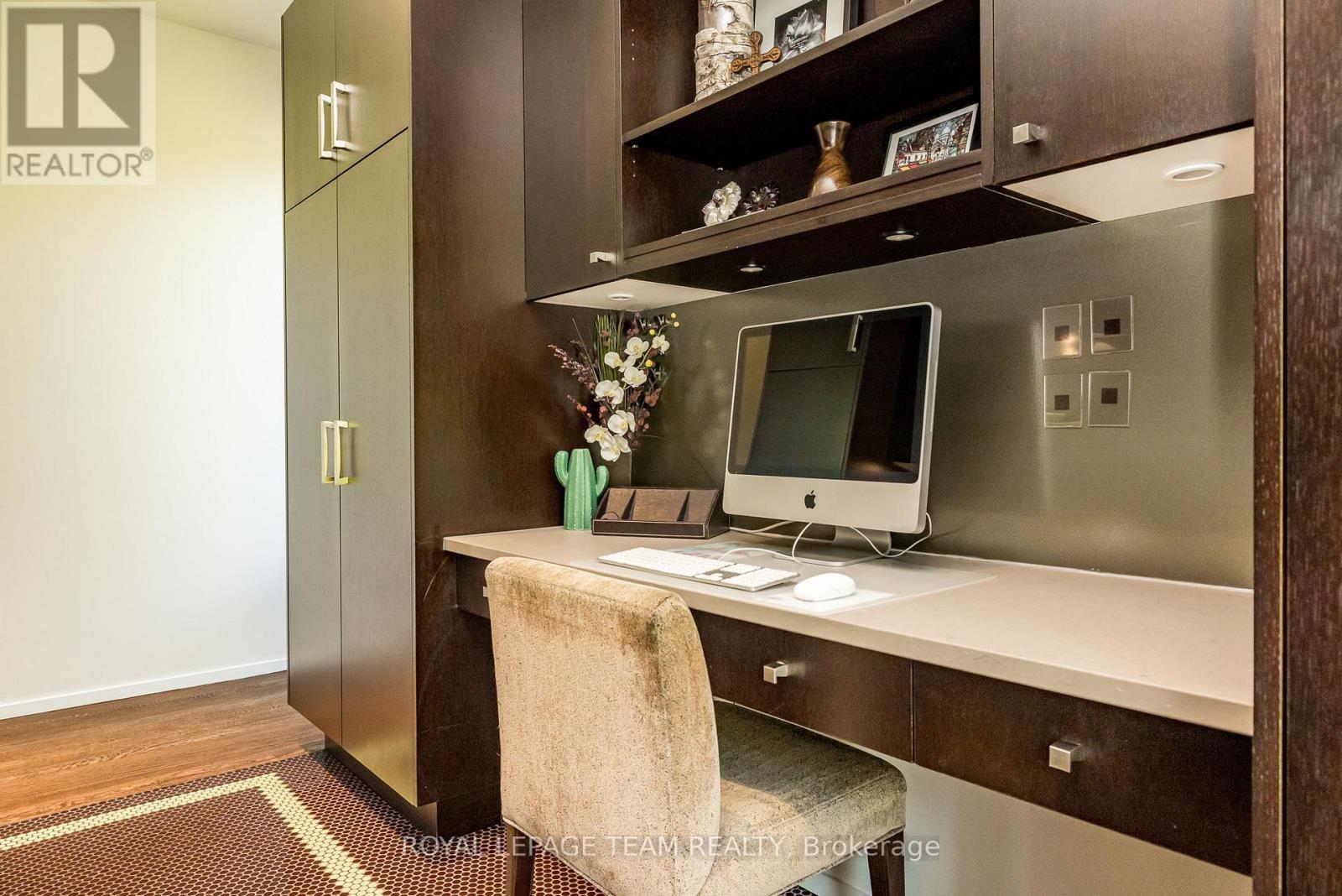 14 Kanata Rockeries Private, Ottawa, Ontario  K2K 3P4 - Photo 12 - X12183076