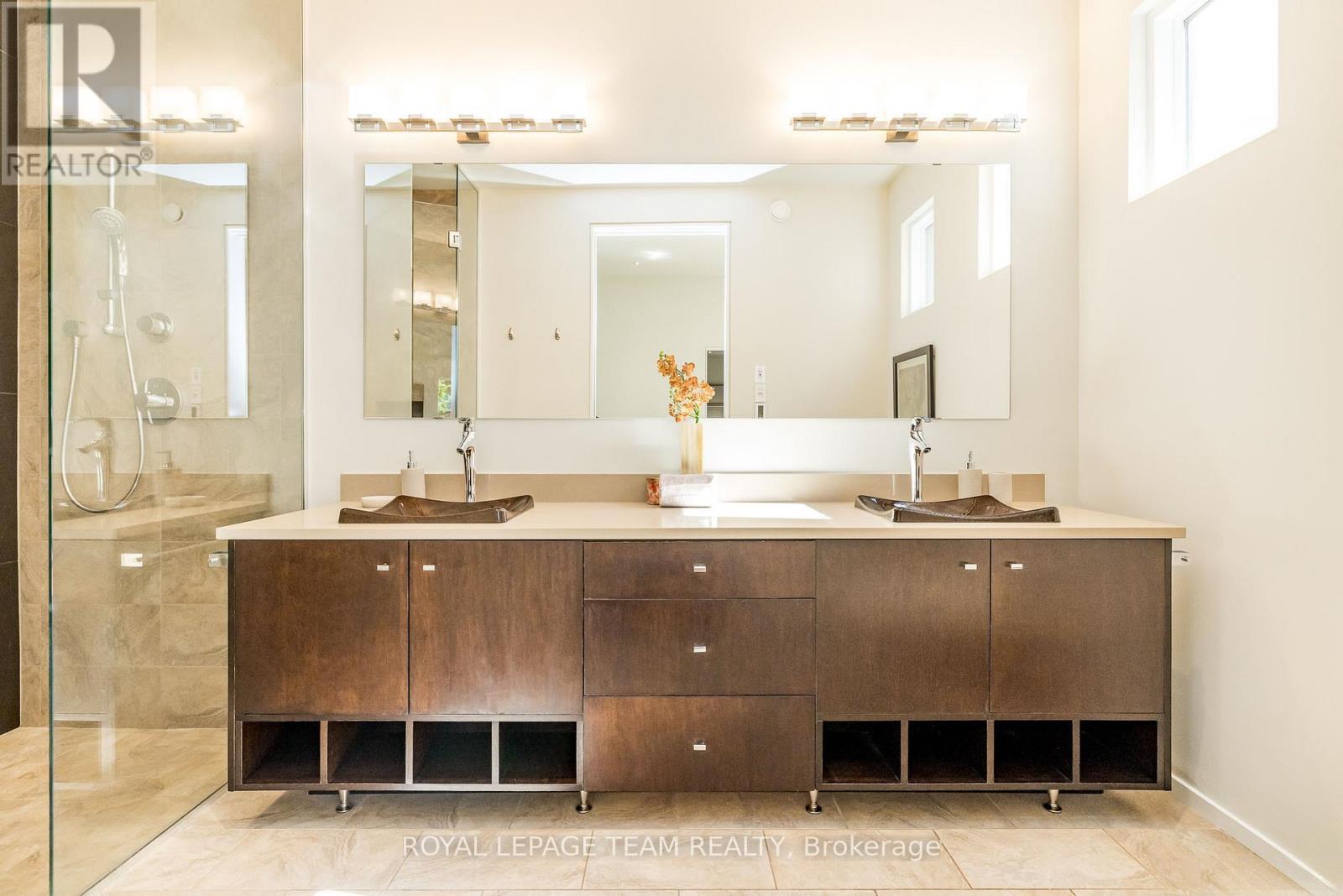 14 Kanata Rockeries Private, Ottawa, Ontario  K2K 3P4 - Photo 16 - X12183076