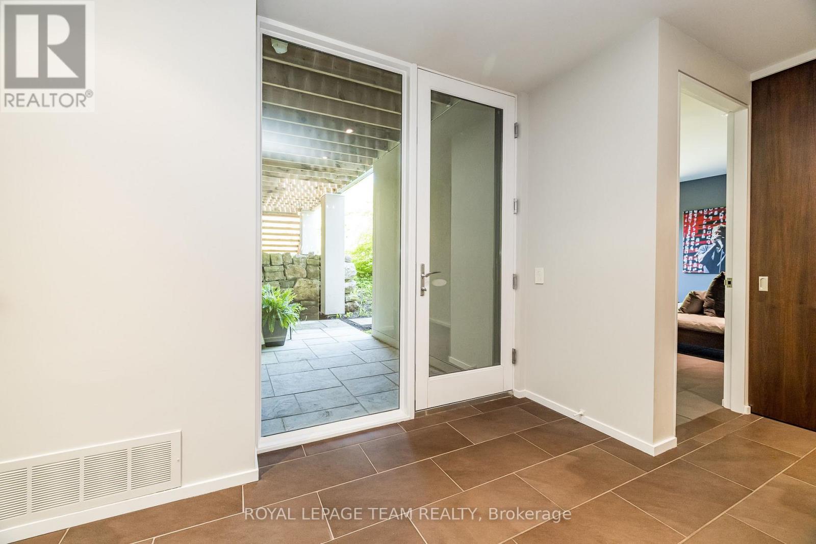 14 Kanata Rockeries Private, Ottawa, Ontario  K2K 3P4 - Photo 31 - X12183076