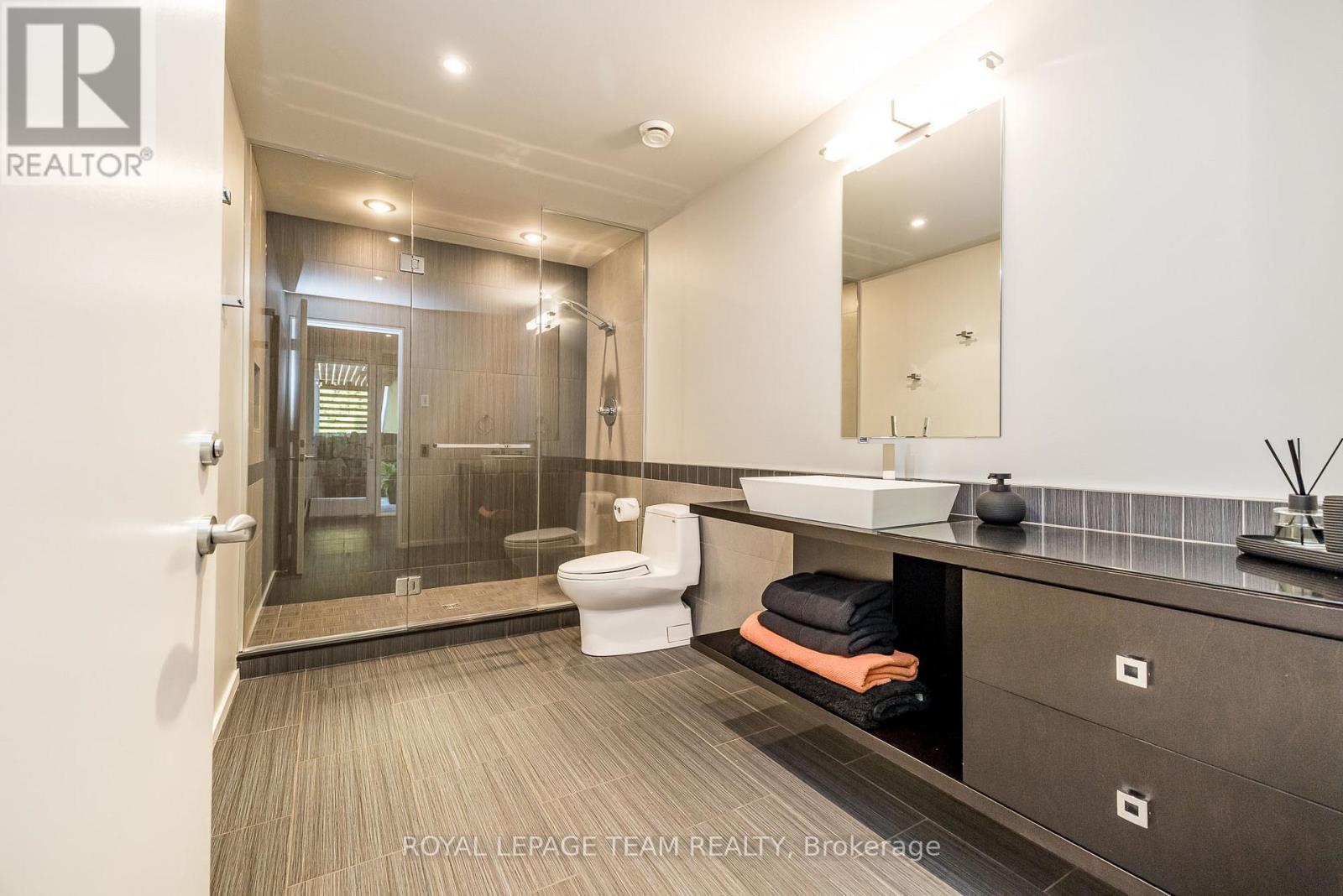 14 Kanata Rockeries Private, Ottawa, Ontario  K2K 3P4 - Photo 34 - X12183076