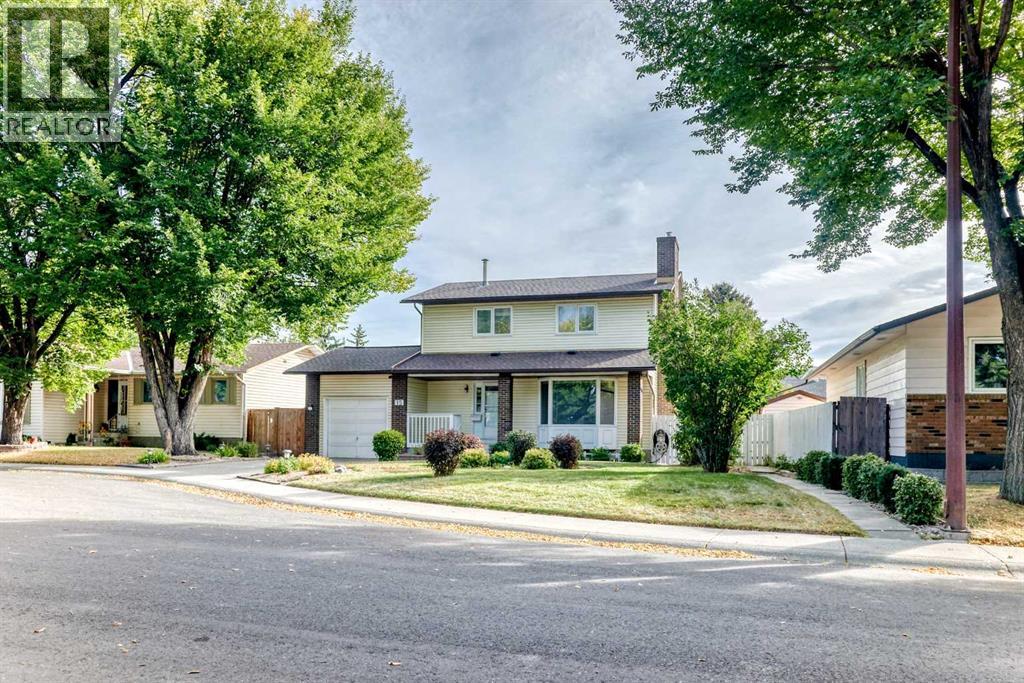 15 Whitewood Bay Ne, Calgary, Alberta  T1Y 3N3 - Photo 1 - A2259751