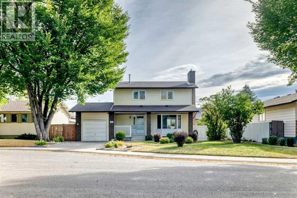 15 Whitewood Bay Ne, Calgary, Alberta  T1Y 3N3 - Photo 2 - A2259751