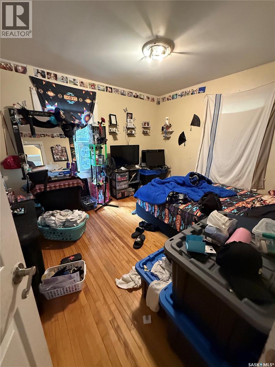 Property at 224 N AVENUE S image 4