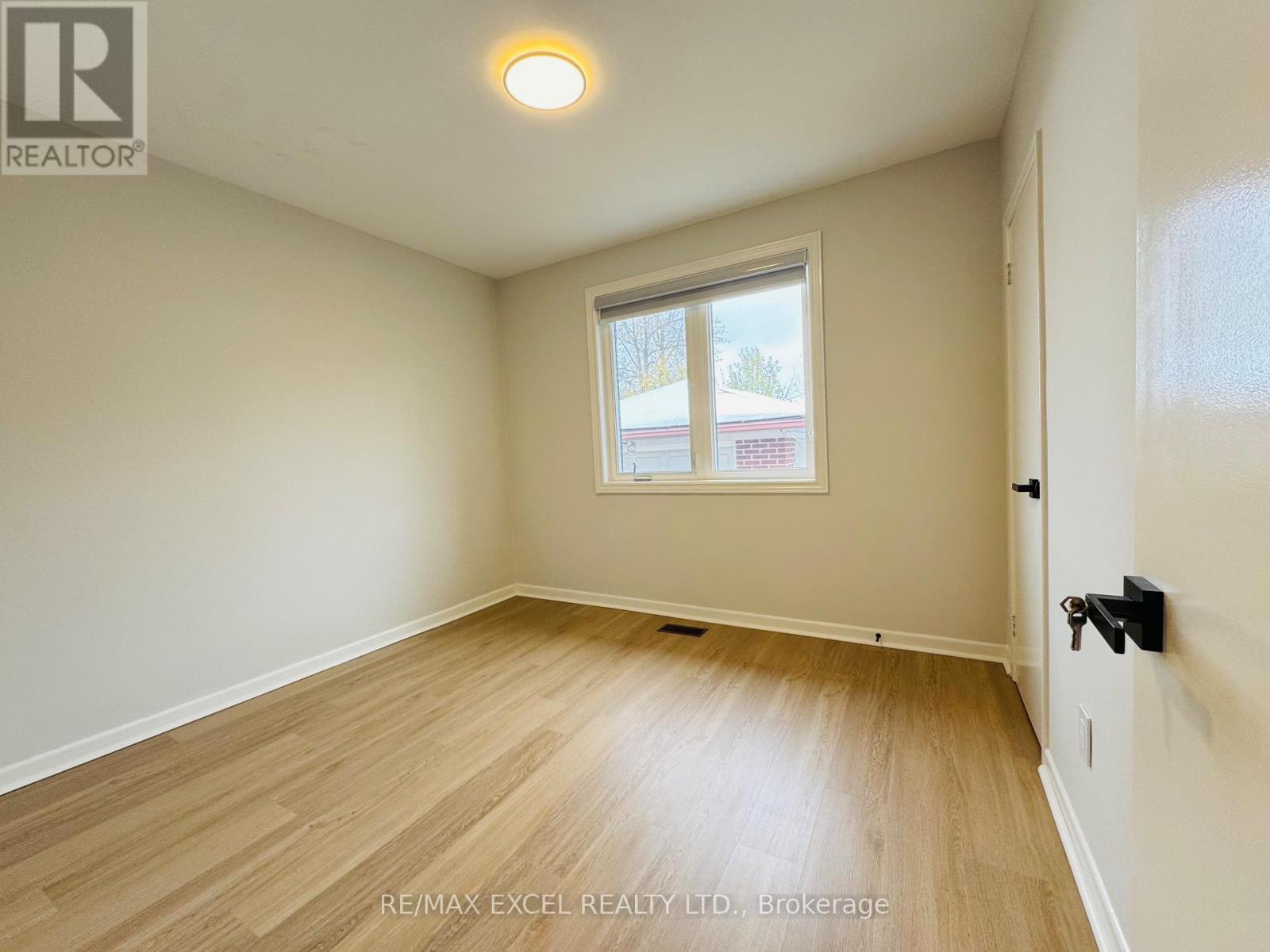 Main - 98 Newton Drive, Toronto, Ontario  M2M 2N1 - Photo 11 - C12542394