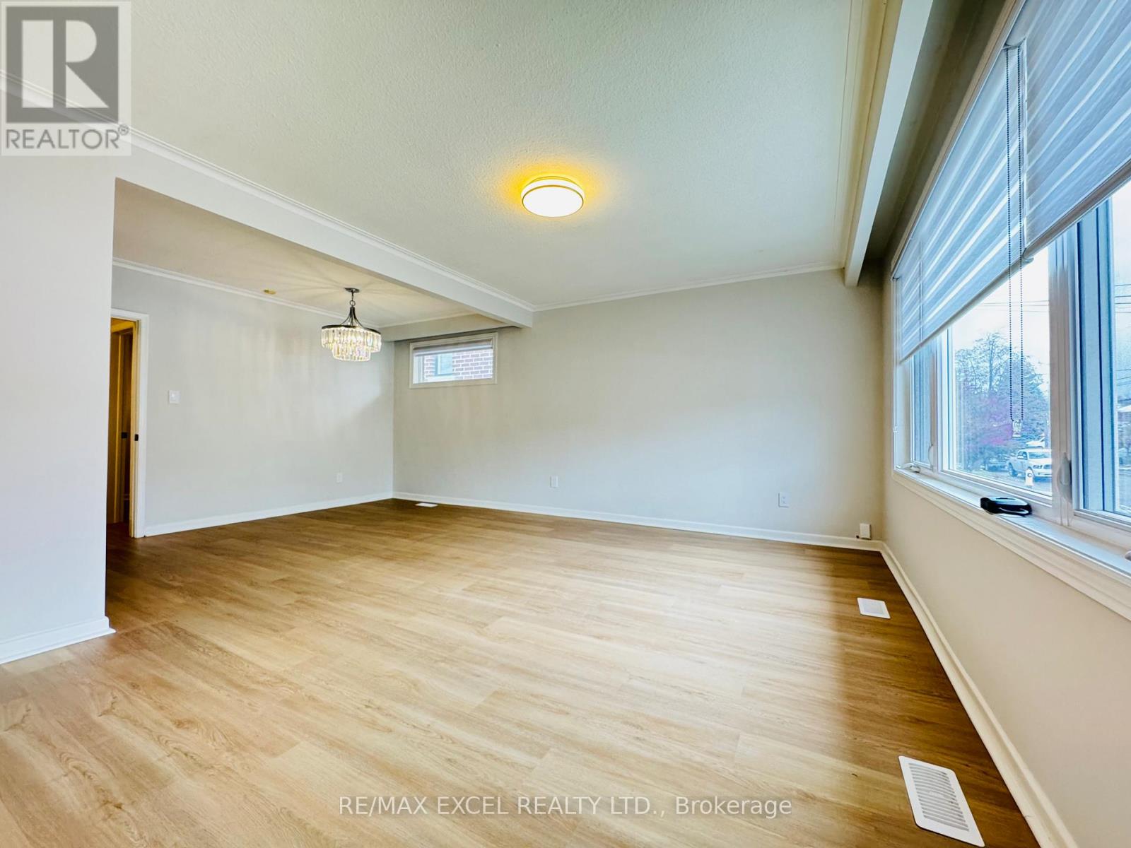 Main - 98 Newton Drive, Toronto, Ontario  M2M 2N1 - Photo 5 - C12542394