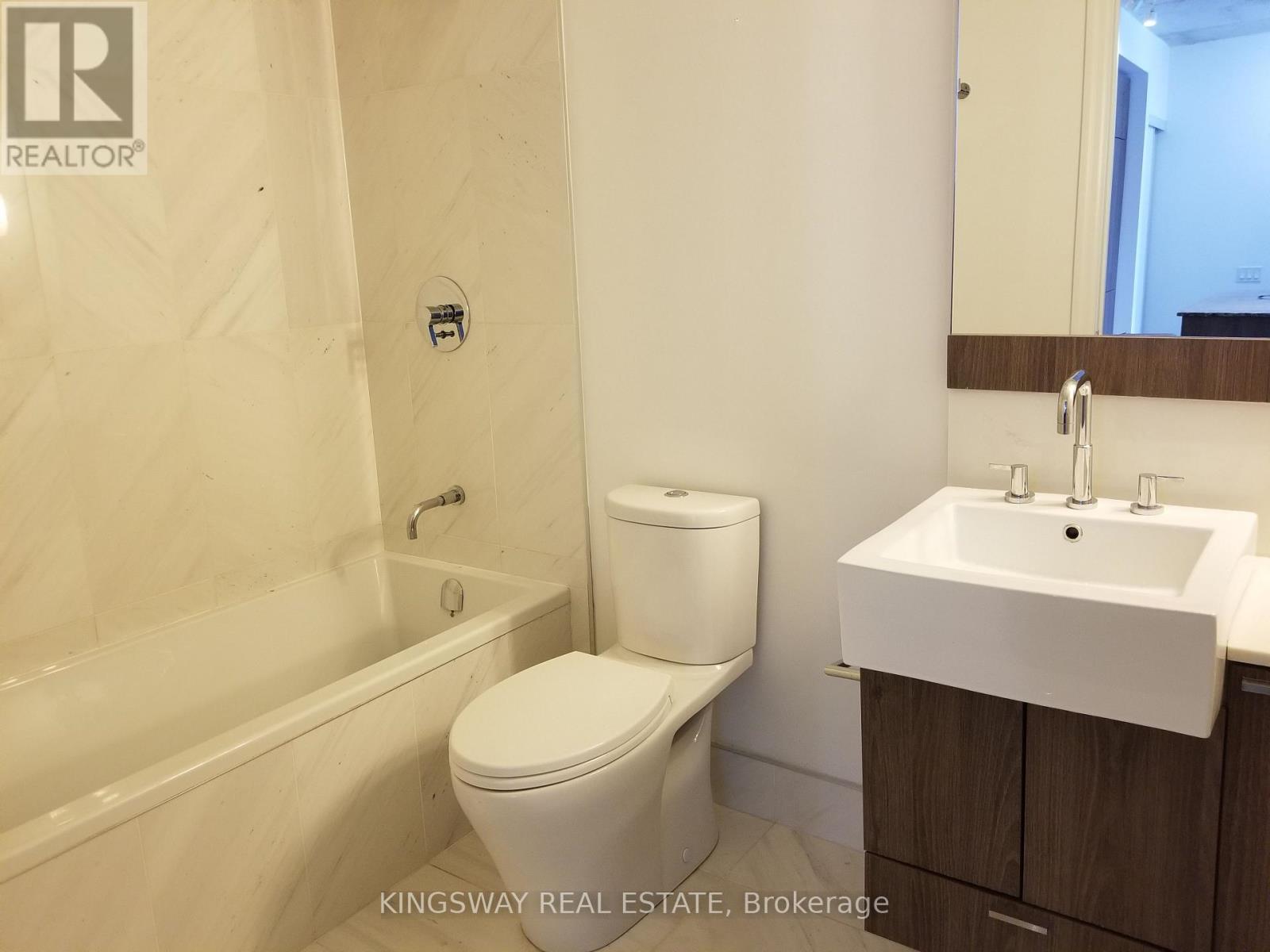 3001 - 88 Blue Jays Way, Toronto, Ontario  M5V 0L7 - Photo 6 - C12542460