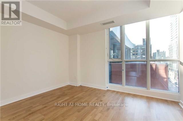 724 - 295 Adelaide Street W, Toronto, Ontario  M5V 0L4 - Photo 10 - C12542486