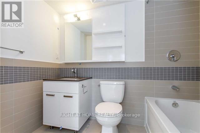 724 - 295 Adelaide Street W, Toronto, Ontario  M5V 0L4 - Photo 9 - C12542486