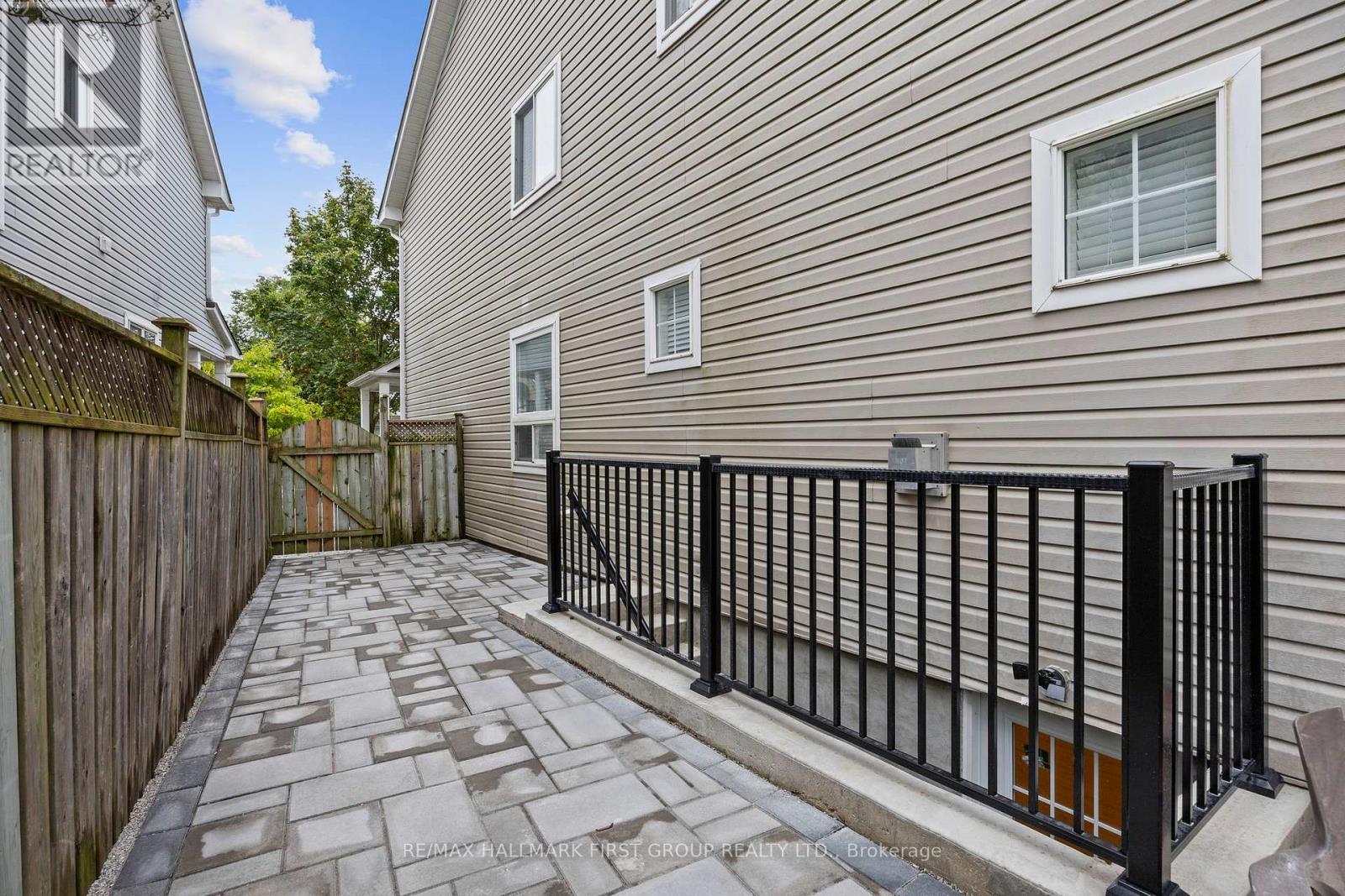 1230 Oakhill Avenue, Oshawa, Ontario  L1K 2R4 - Photo 4 - E12542374