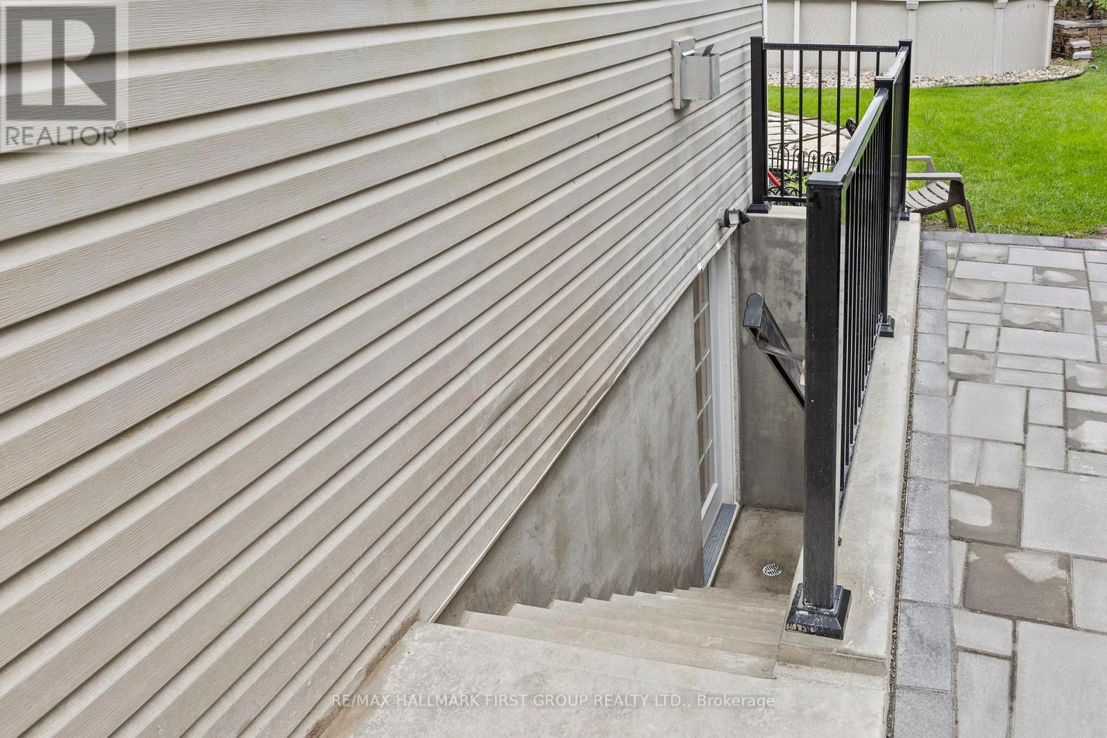 1230 Oakhill Avenue, Oshawa, Ontario  L1K 2R4 - Photo 5 - E12542374