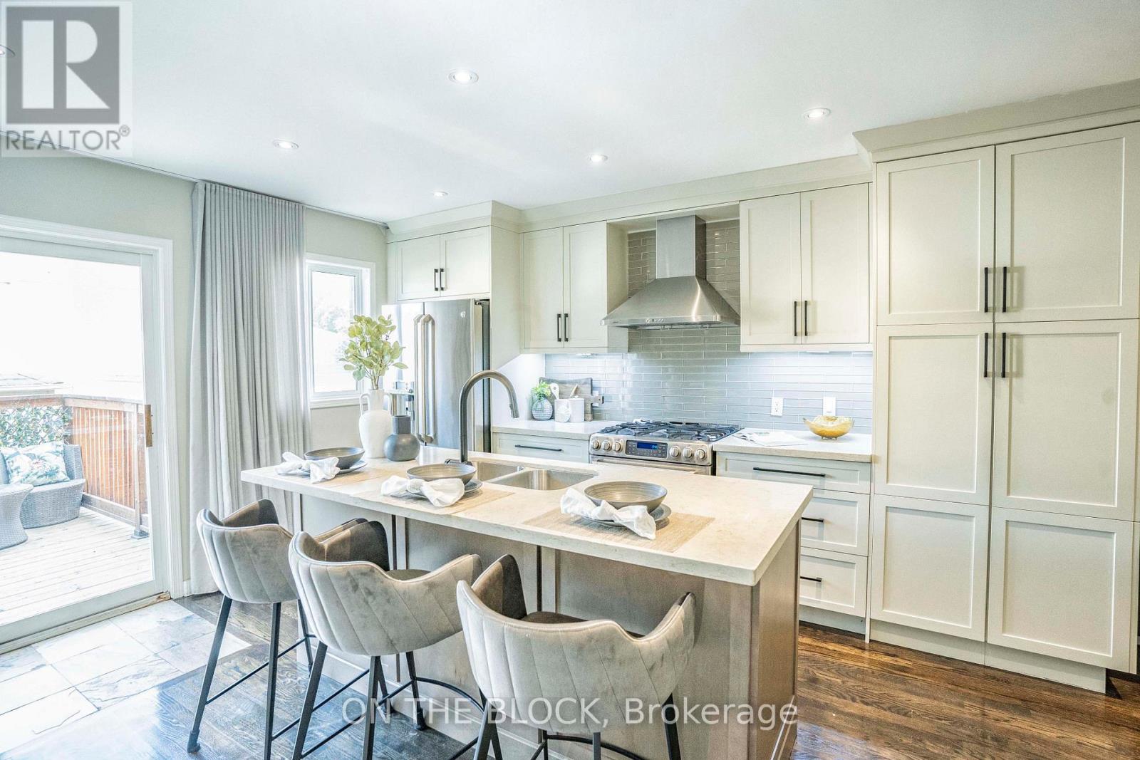 49 Leslie Street, Toronto, Ontario  M4M 3C3 - Photo 14 - E12542432