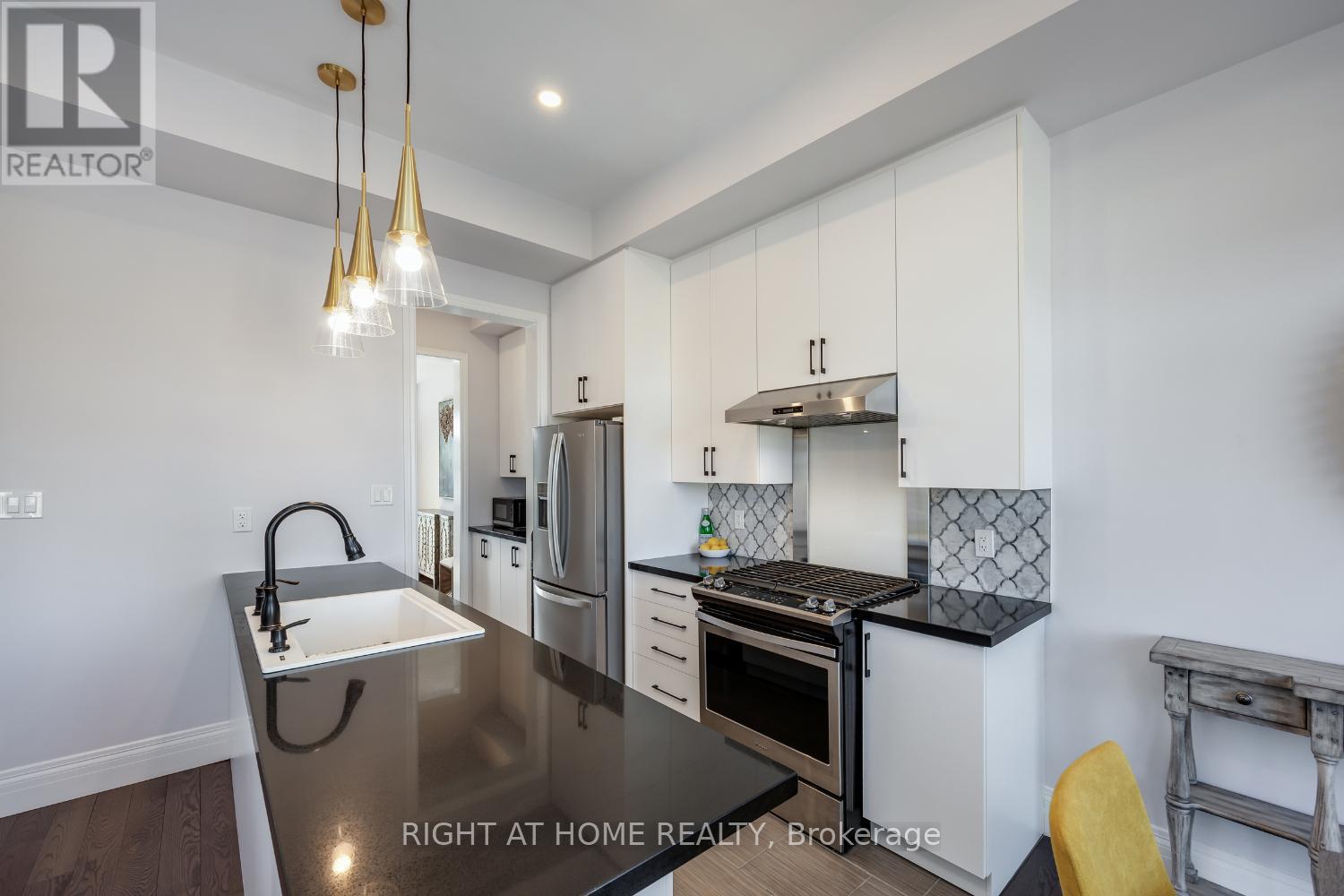 14 Seagrave Lane, Ajax, Ontario  L1T 0P2 - Photo 15 - E12542458