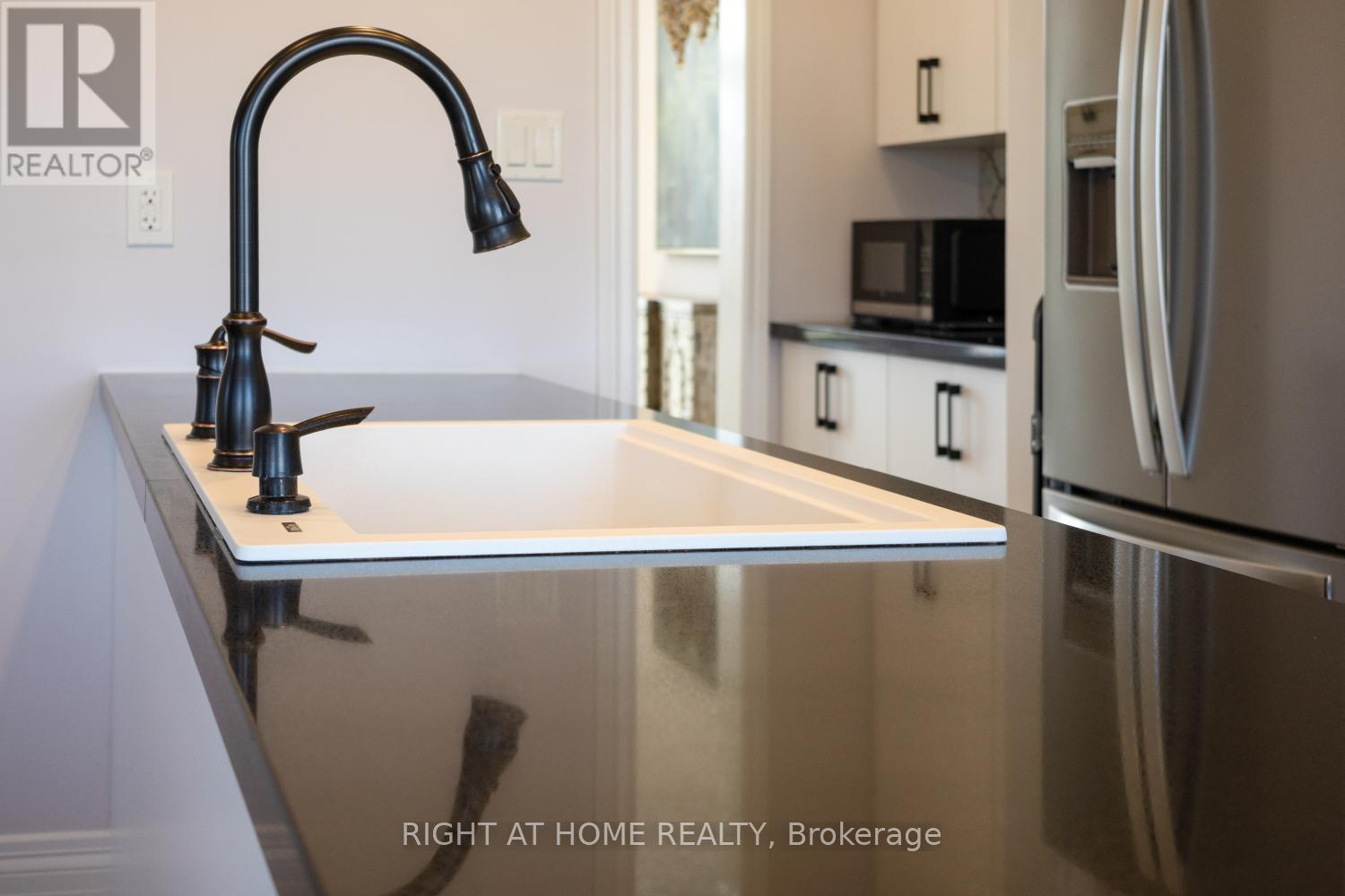 14 Seagrave Lane, Ajax, Ontario  L1T 0P2 - Photo 18 - E12542458