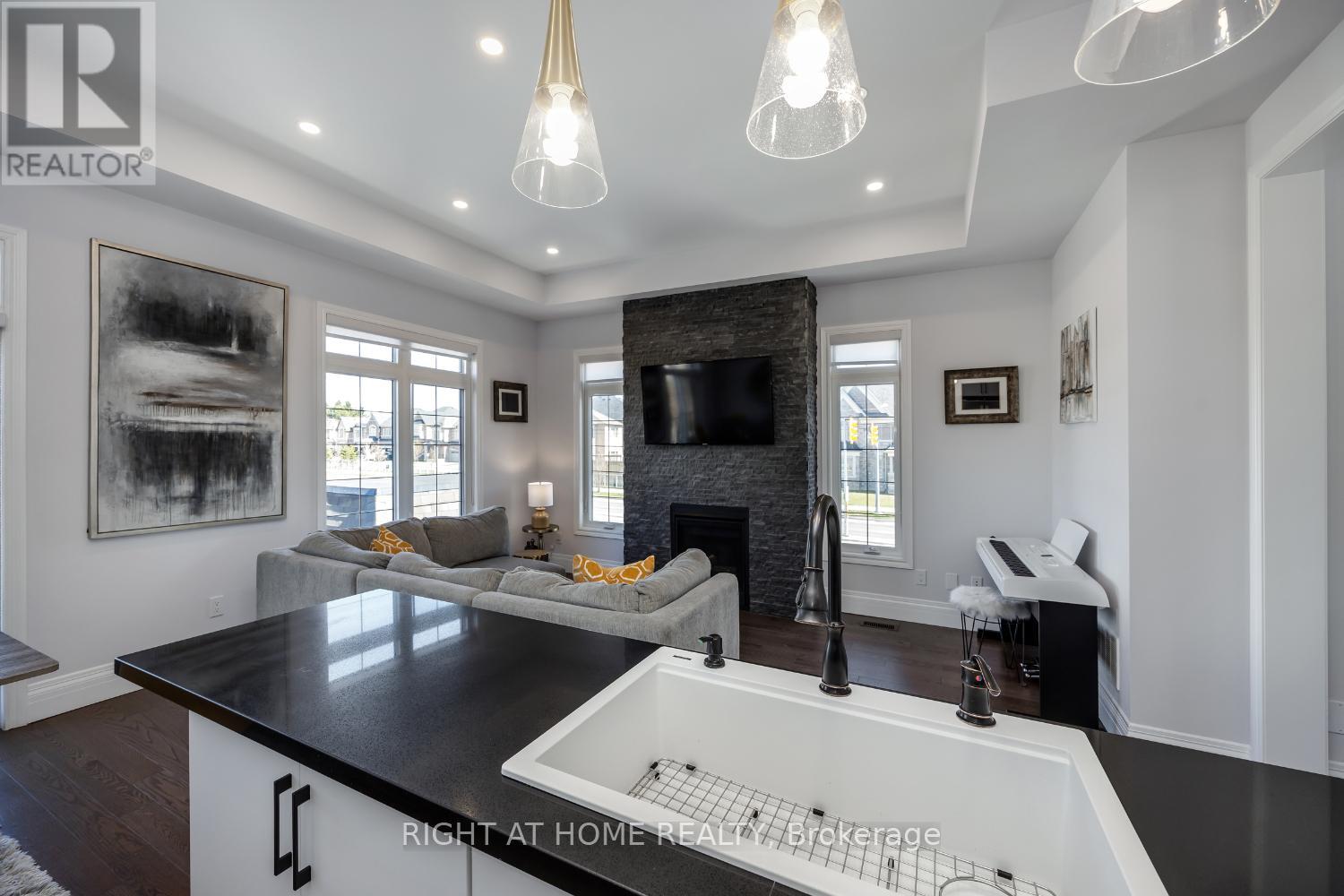 14 Seagrave Lane, Ajax, Ontario  L1T 0P2 - Photo 19 - E12542458