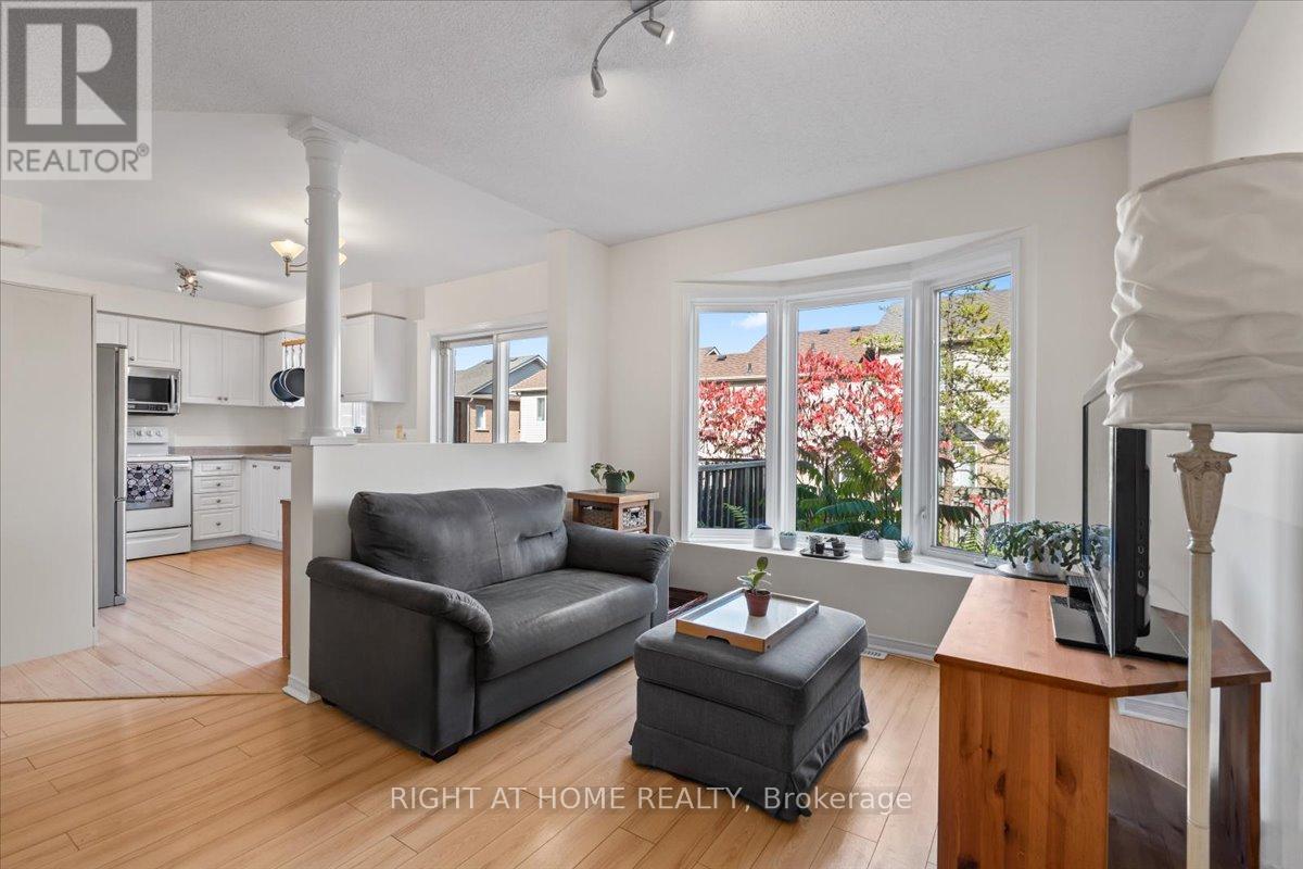 84 Trevino Circle, Barrie, Ontario  L4M 6T8 - Photo 7 - S12540086