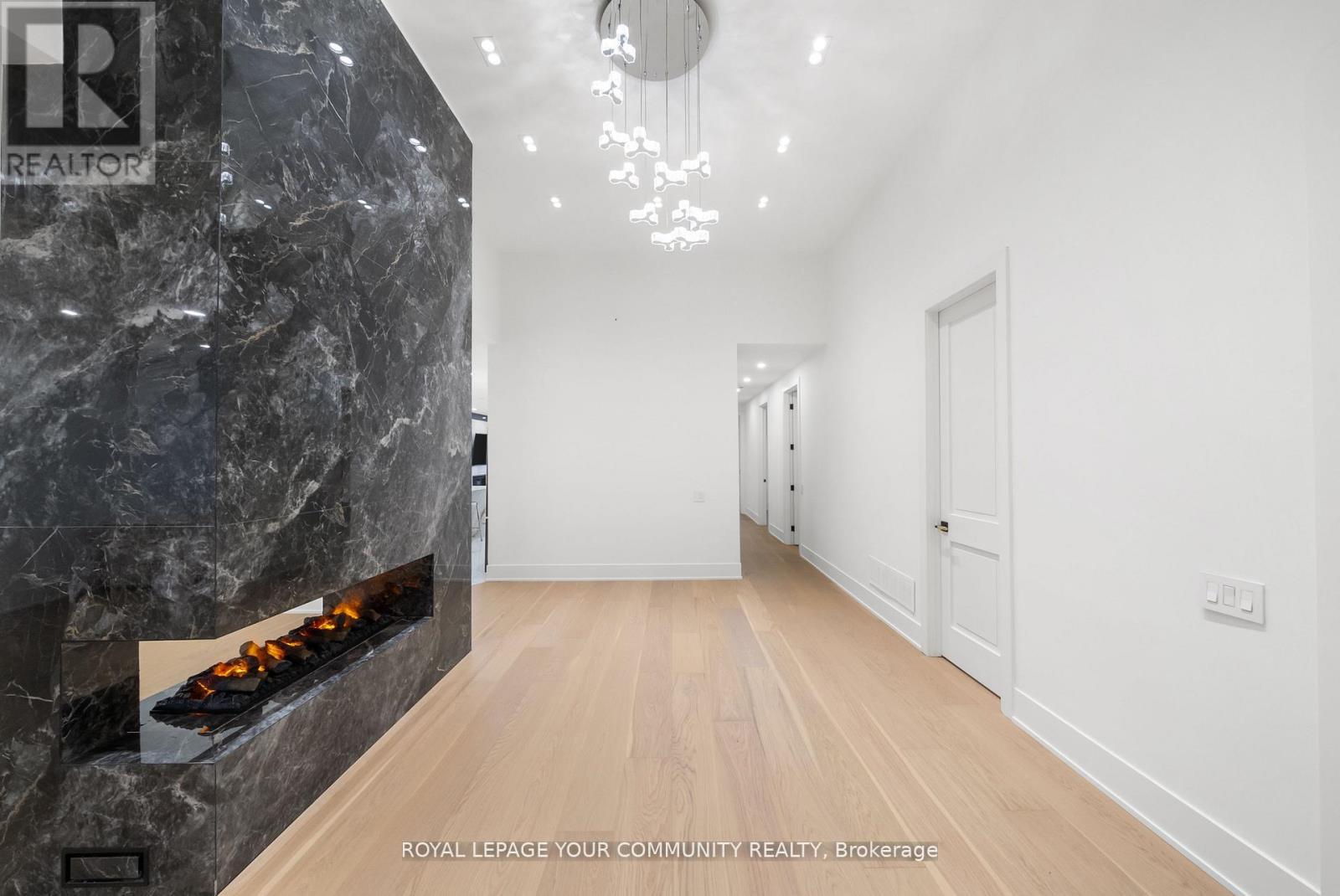 72a Oxford Street, Richmond Hill, Ontario  L4C 4L5 - Photo 12 - N12542334