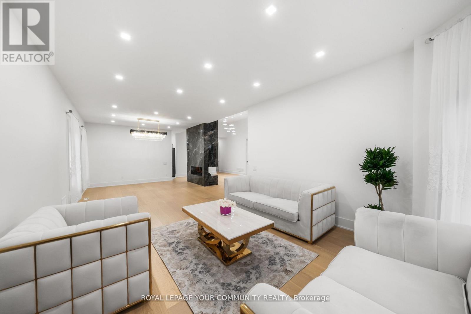 72a Oxford Street, Richmond Hill, Ontario  L4C 4L5 - Photo 15 - N12542334