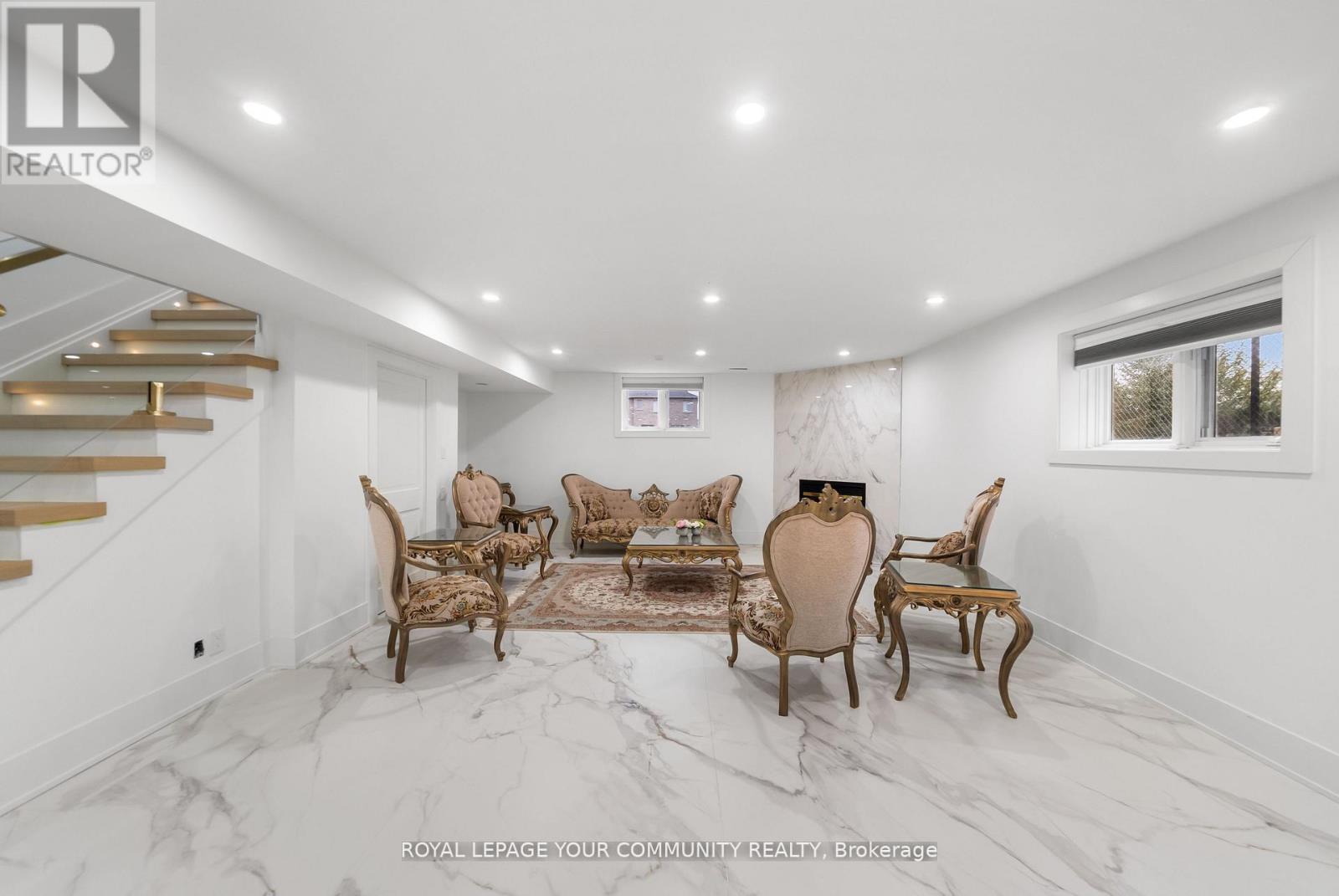 72a Oxford Street, Richmond Hill, Ontario  L4C 4L5 - Photo 16 - N12542334