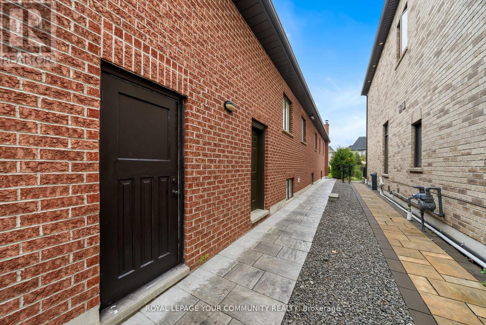 72a Oxford Street, Richmond Hill, Ontario  L4C 4L5 - Photo 46 - N12542334