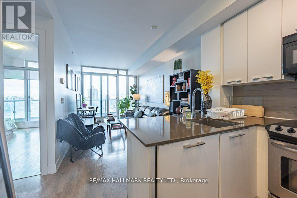 1220 - 9471 Yonge Street, Richmond Hill, Ontario  L4C 0Z5 - Photo 7 - N12542338