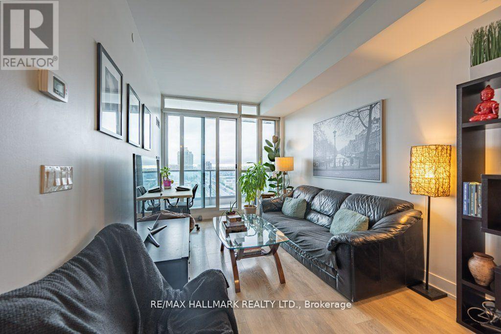 1220 - 9471 Yonge Street, Richmond Hill, Ontario  L4C 0Z5 - Photo 8 - N12542338