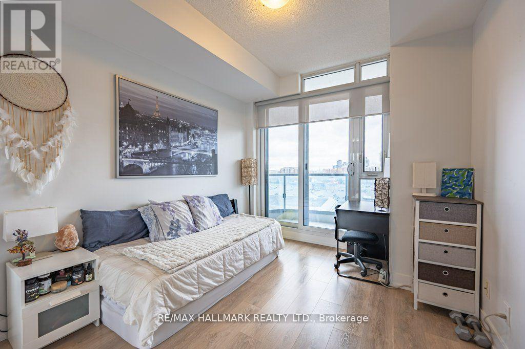 1220 - 9471 Yonge Street, Richmond Hill, Ontario  L4C 0Z5 - Photo 9 - N12542338