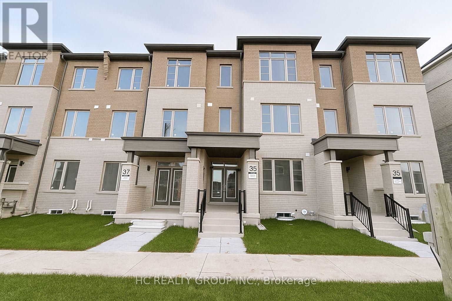35 Jane Newlove Drive, Markham, Ontario L6C 3P5 - Photo 12 - N12542386