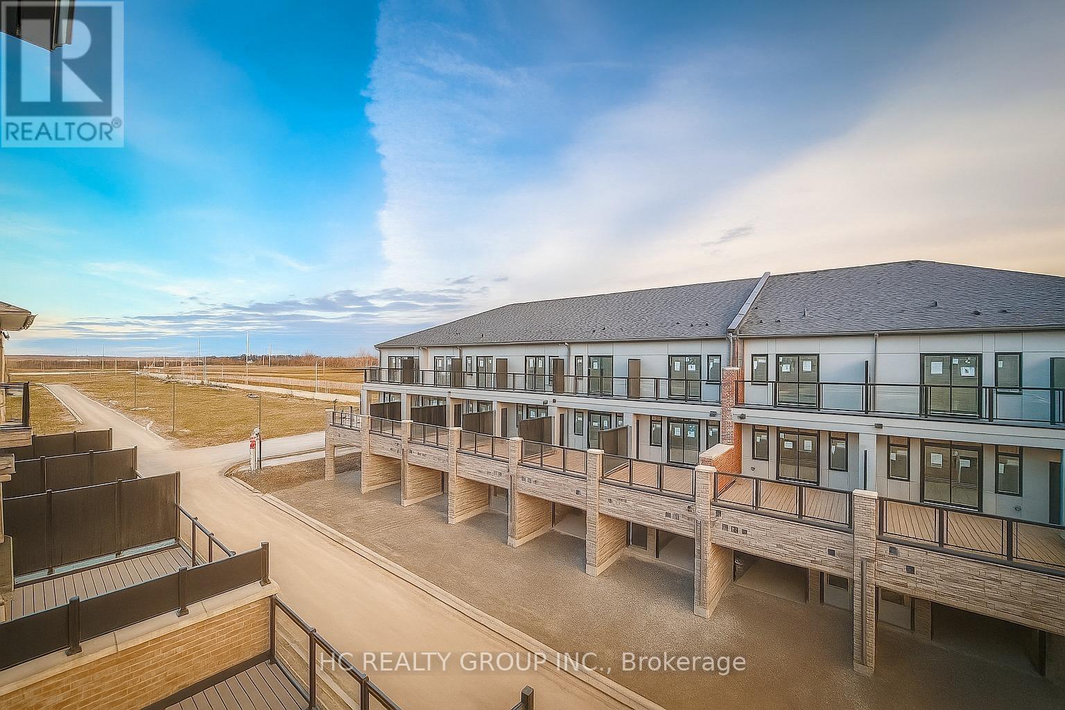 35 Jane Newlove Drive, Markham, Ontario L6C 3P5 - Photo 8 - N12542386