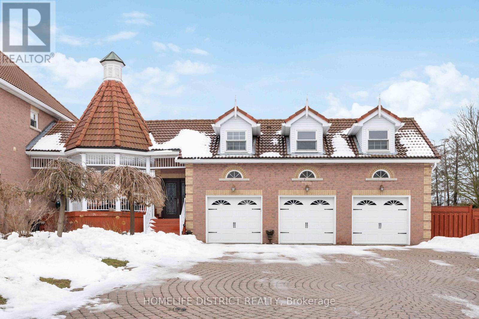 1 Grovepark Street, Richmond Hill, Ontario  L4E 2R5 - Photo 2 - N12542396