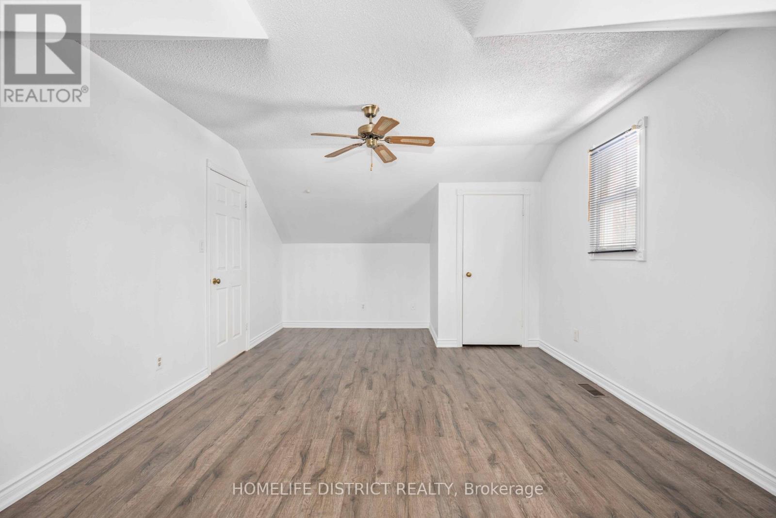 1 Grovepark Street, Richmond Hill, Ontario  L4E 2R5 - Photo 23 - N12542396