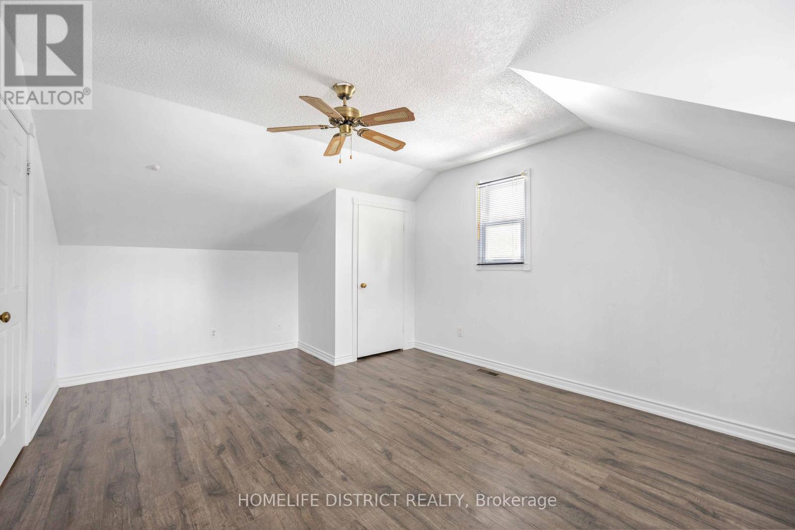 1 Grovepark Street, Richmond Hill, Ontario  L4E 2R5 - Photo 24 - N12542396