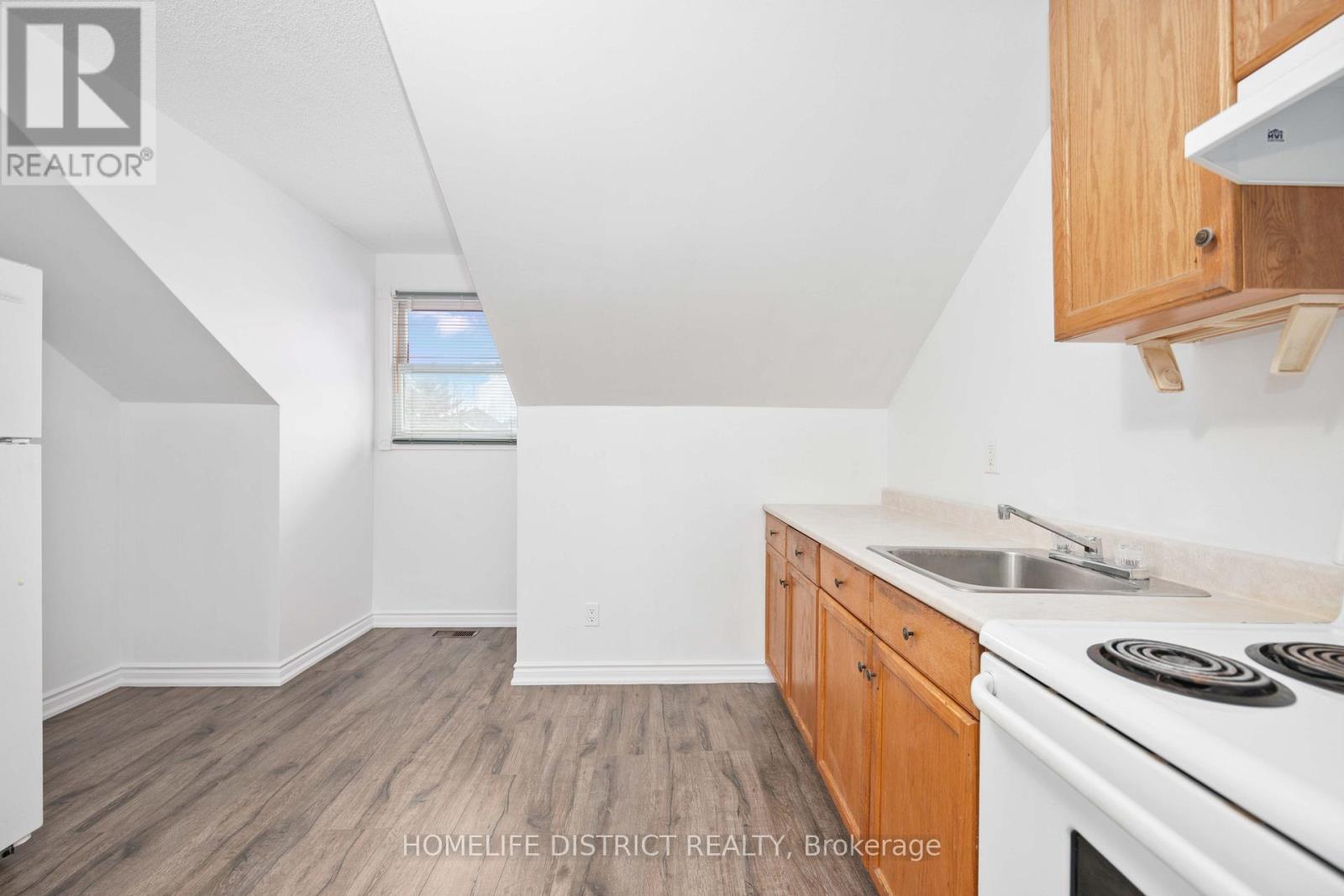 1 Grovepark Street, Richmond Hill, Ontario  L4E 2R5 - Photo 26 - N12542396