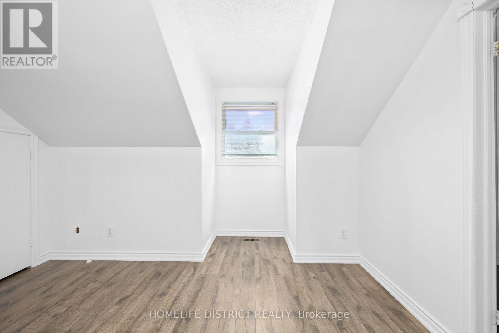 1 Grovepark Street, Richmond Hill, Ontario  L4E 2R5 - Photo 28 - N12542396