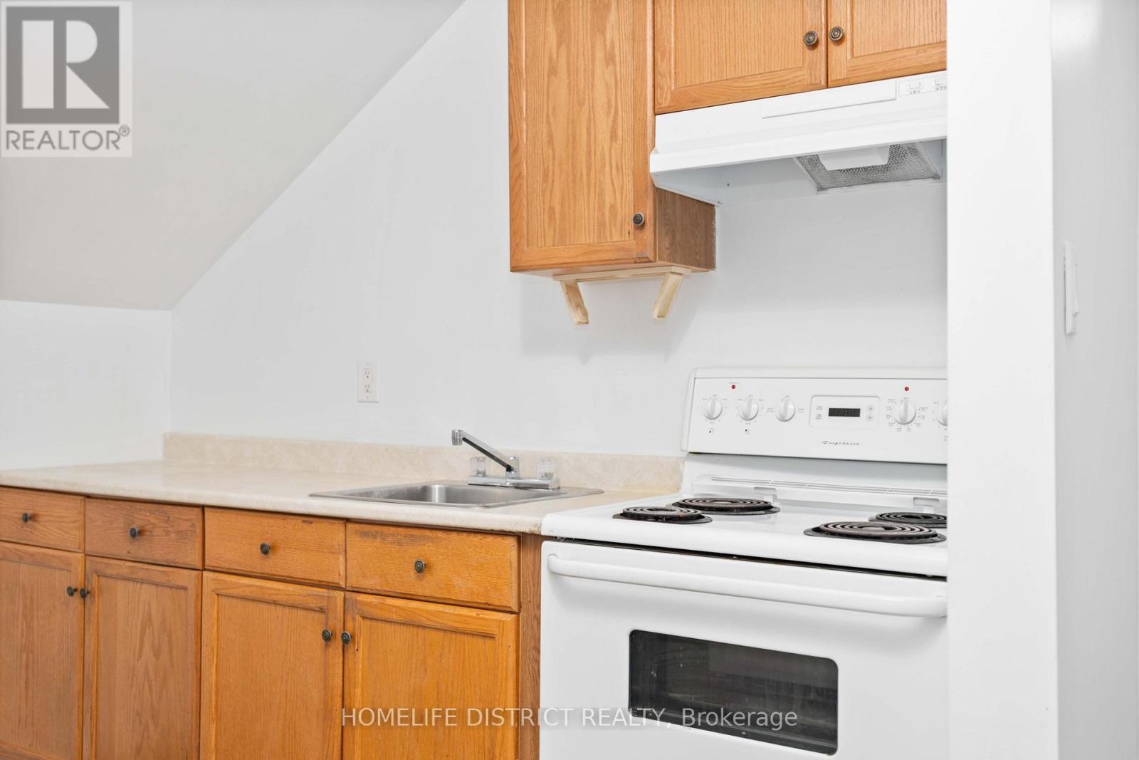 1 Grovepark Street, Richmond Hill, Ontario  L4E 2R5 - Photo 30 - N12542396