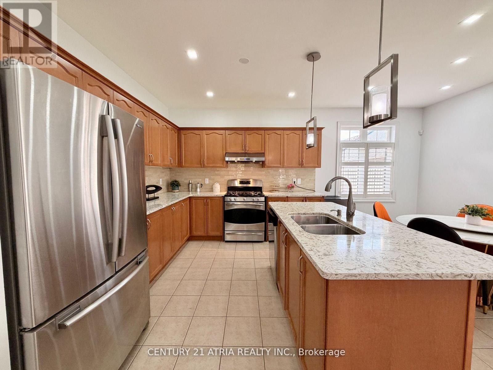 14 West Normandy Drive, Markham, Ontario  L6B 0A8 - Photo 10 - N12542410