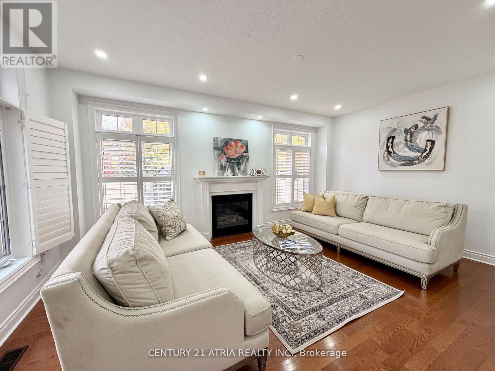 14 West Normandy Drive, Markham, Ontario  L6B 0A8 - Photo 4 - N12542410