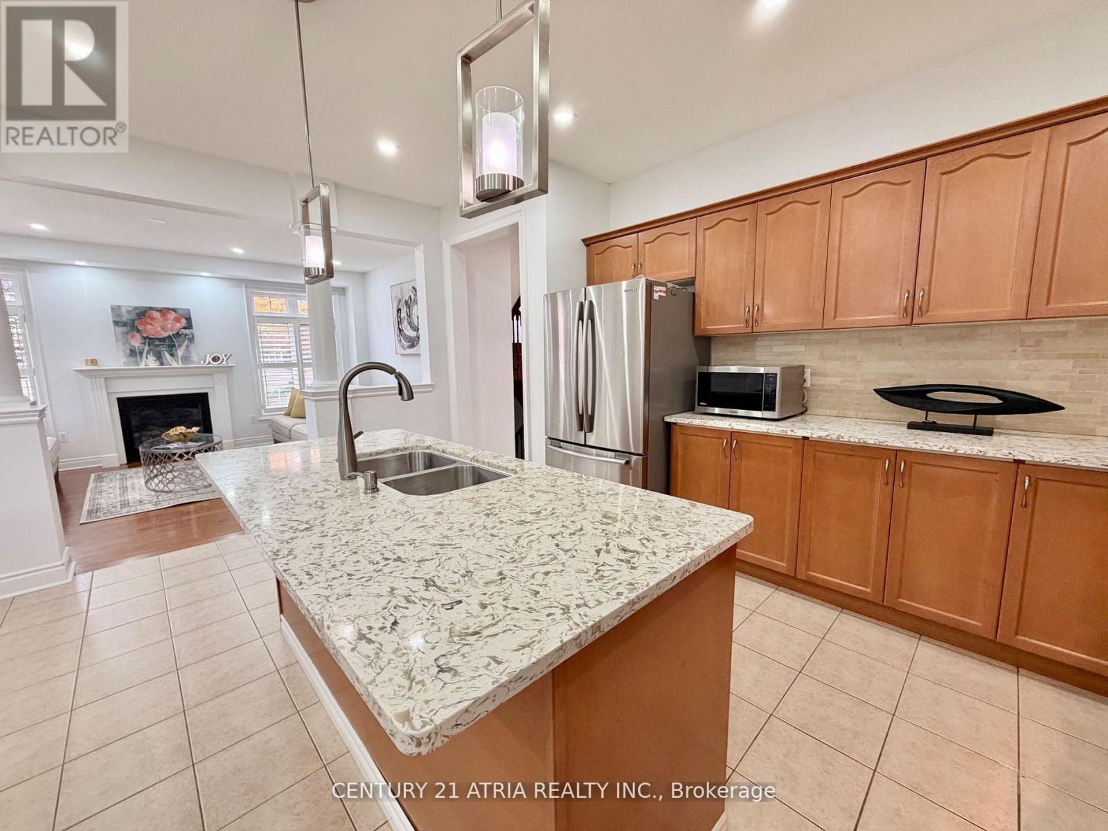 14 West Normandy Drive, Markham, Ontario  L6B 0A8 - Photo 9 - N12542410