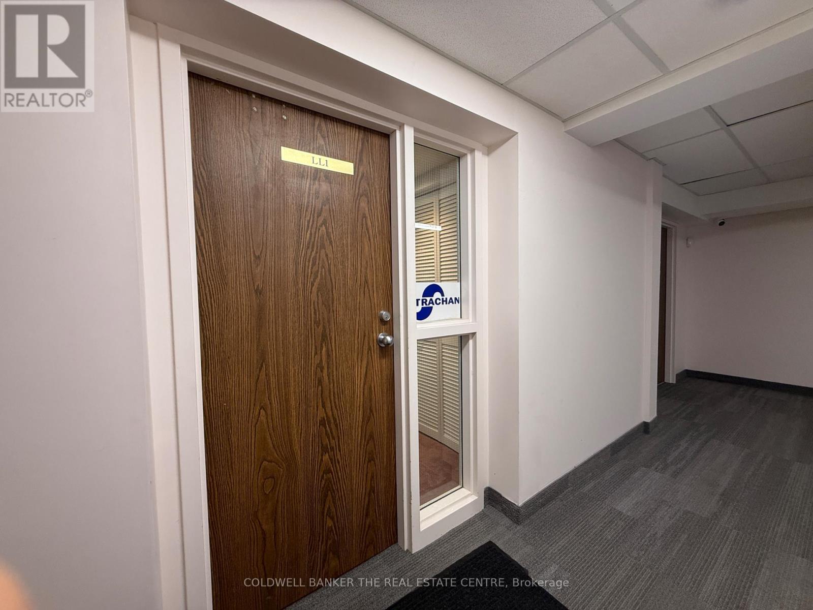 Ll1 - 390 Davis Drive, Newmarket, Ontario  L3Y 7T8 - Photo 5 - N12542430