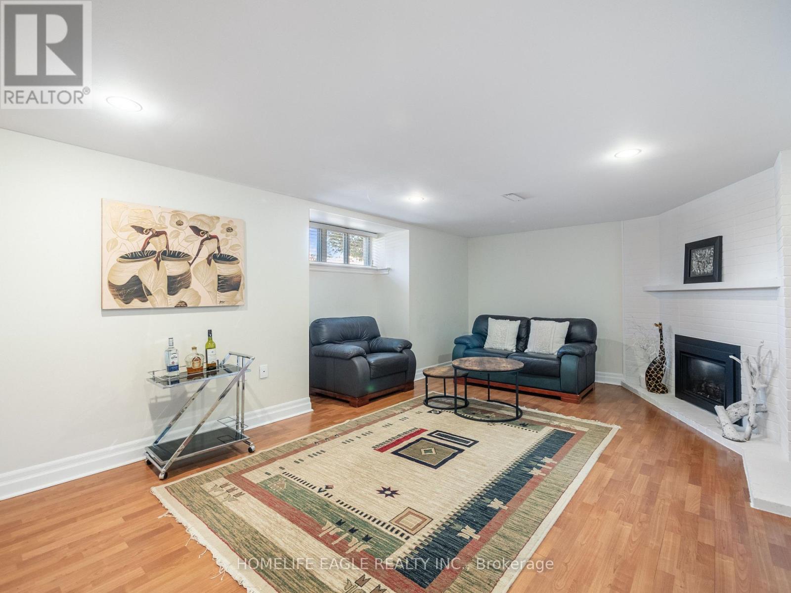 11 Knollside Drive, Richmond Hill, Ontario L4C 4W7 - Photo 18 - N12542476