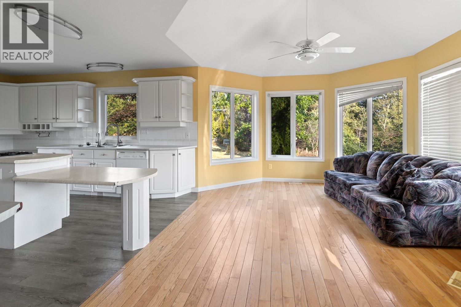 2619 3 Highway, Erickson, British Columbia V0B 1G1 - Photo 8 - 10364931